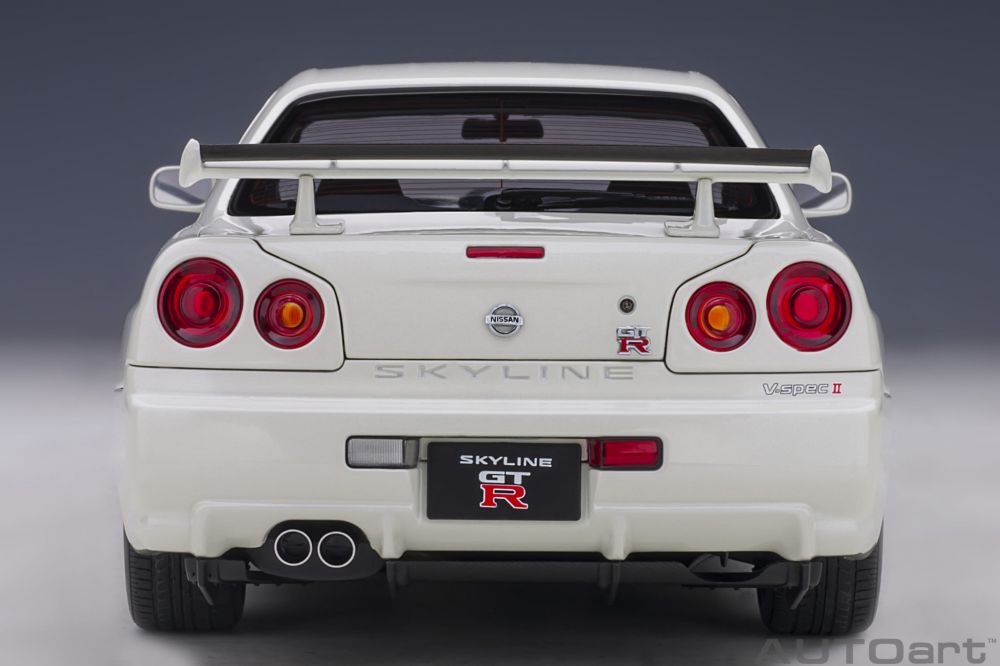 AutoArt Nissan Skyline R34 V-spec II bel 1:18
