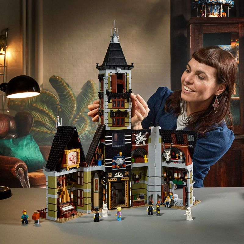 Lego Icons Haunted House 10273