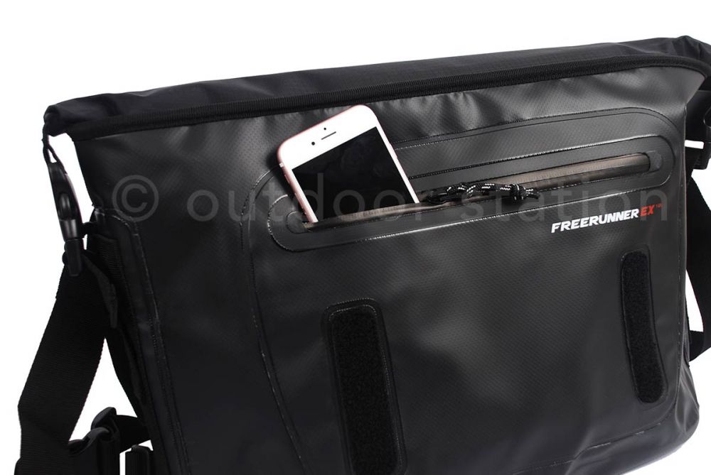 Feelfree naramna torba Runner EX messenger M Črna