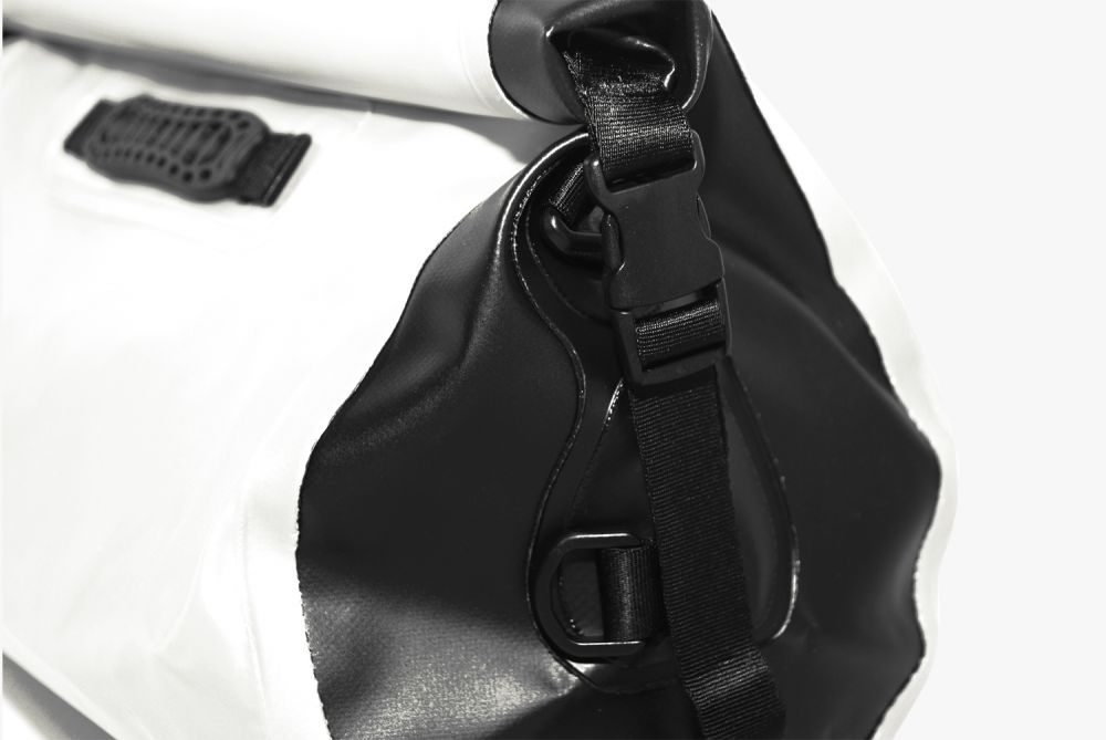 Vodoodporna potovalka Feelfree Dry Duffel 15L Bela